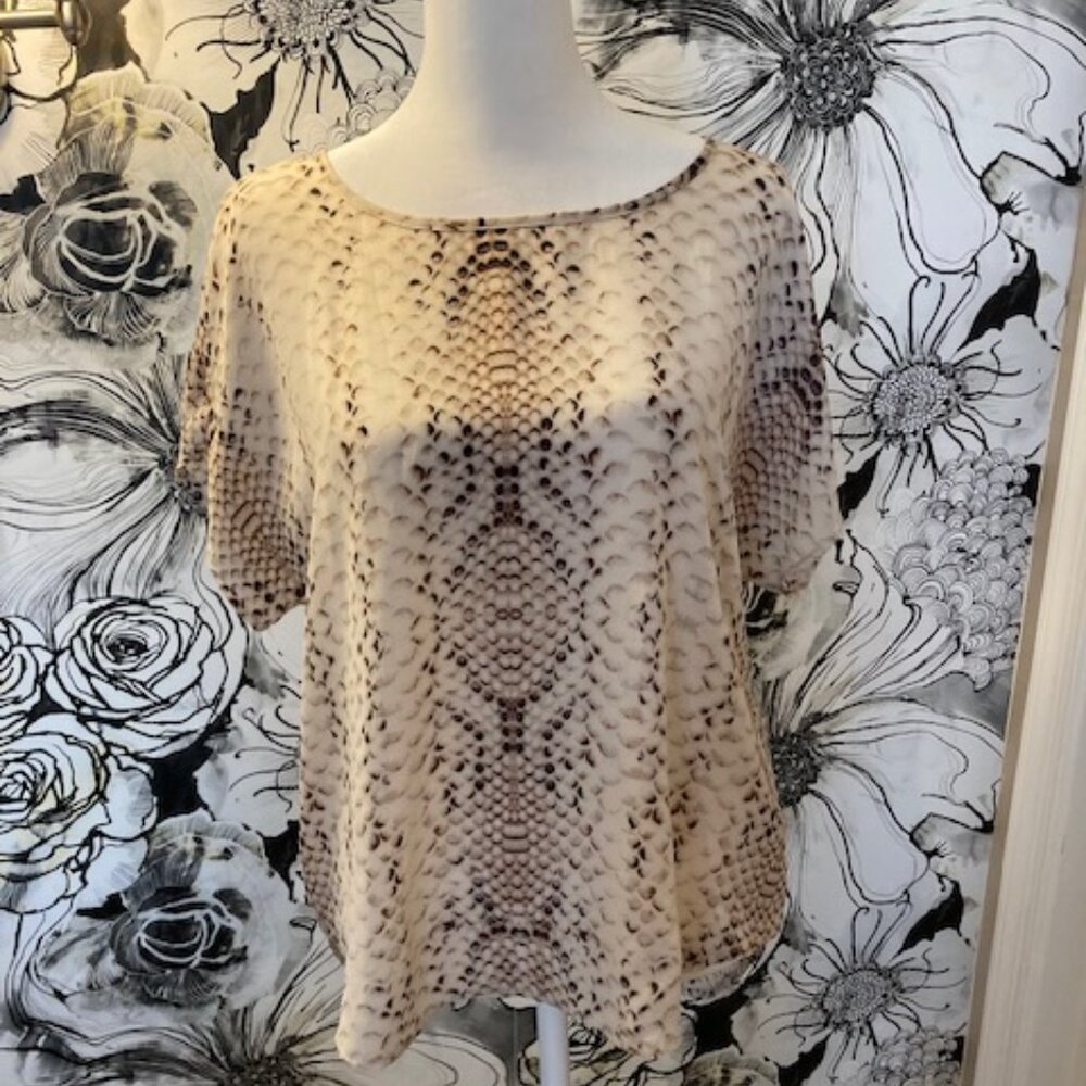 VIOLET & CLAIRE Women's Blouse Top Beige Black and Cream Print SIZE MEDIUM